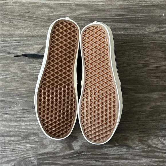 Vans Men's Classic Vegan Leather Black Sneakers - Picture 4 of 5